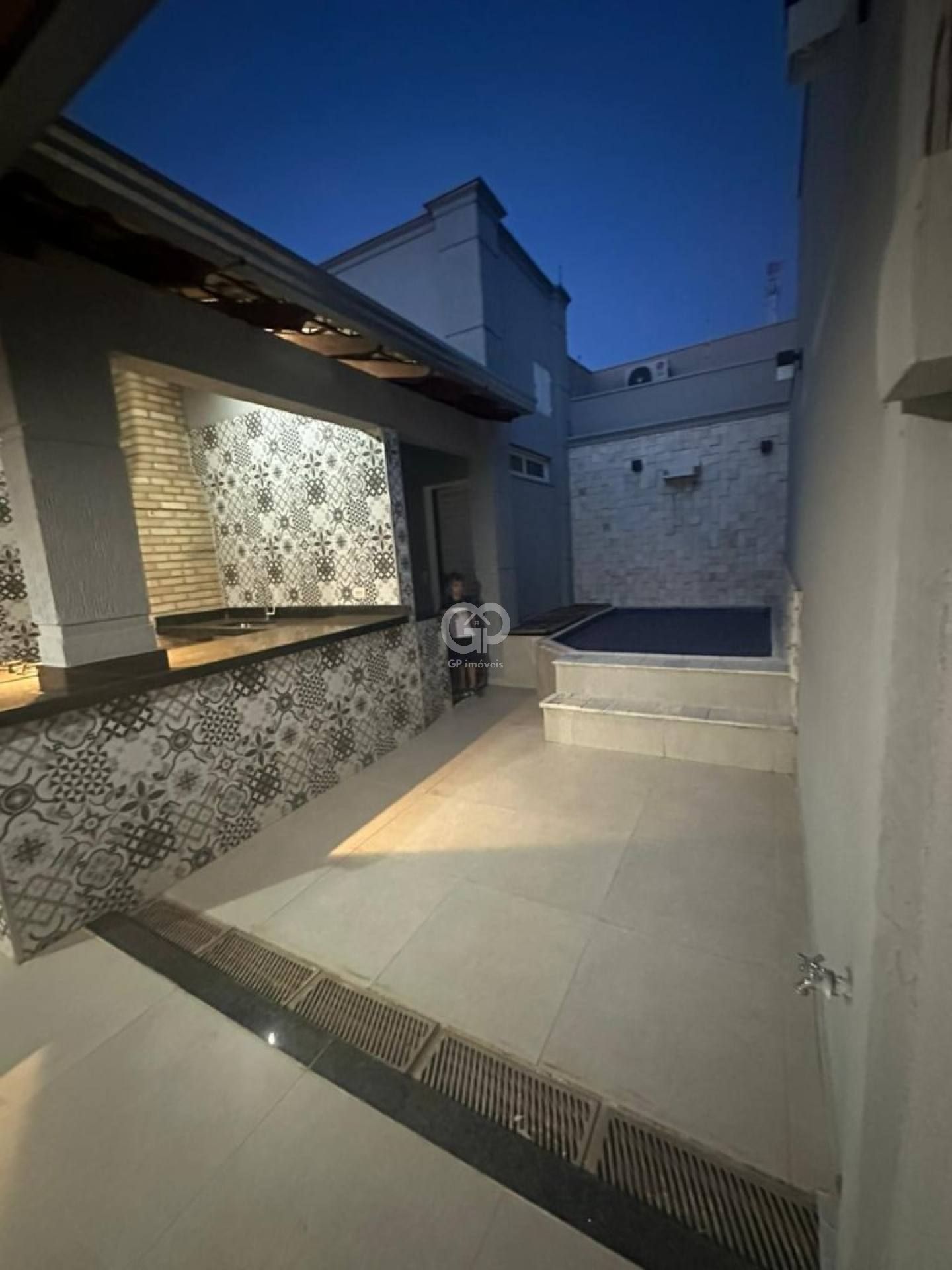 Casa Para Alugar com 4 quartos 2 suítes no bairro Estados Unidos em Uberaba