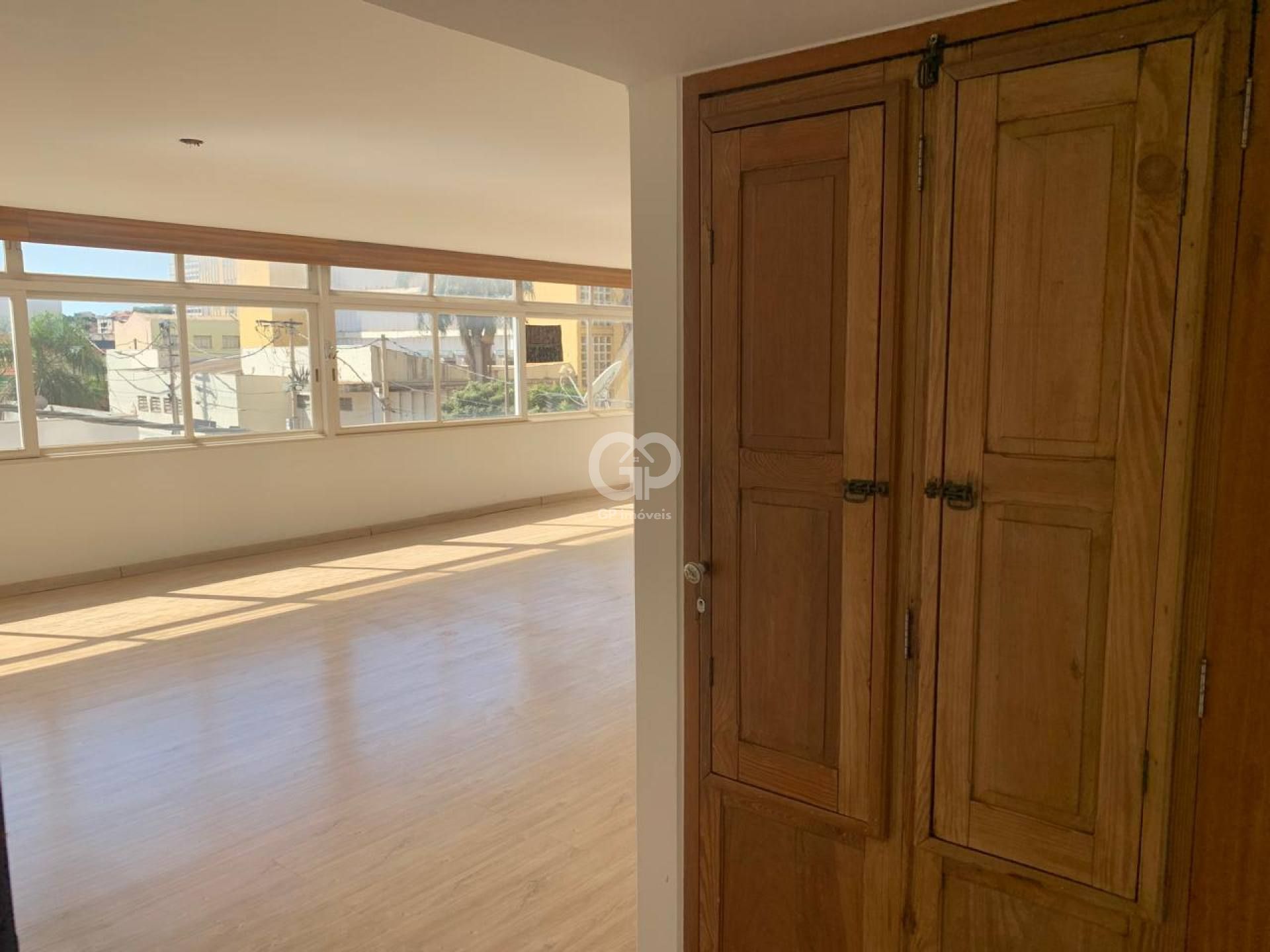 Apartamento Para Alugar com 3 quartos 2 suítes na área central de Uberaba