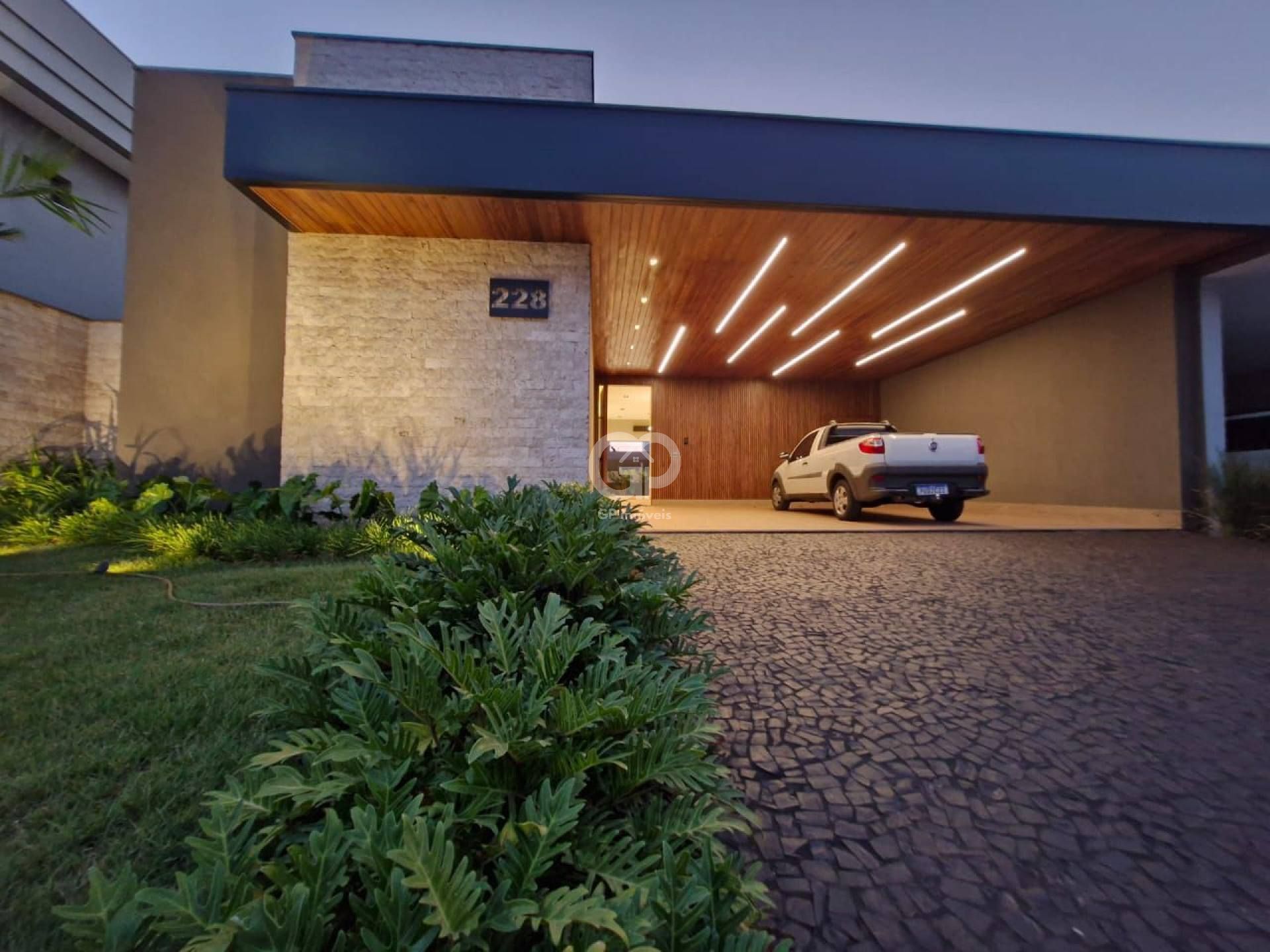 Casa 3 suítes no Condomínio Damha I