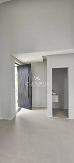 Casa Térrea em Condomínio - Reserva Aruanã - Loteamento Floresta - 3 Suítes - 174m².