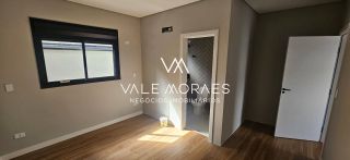 Casa Térrea em Condomínio - Reserva Aruanã - Loteamento Floresta - 3 Suítes - 174m².