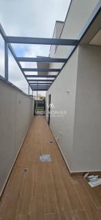 Casa Térrea em Condomínio - Reserva Aruanã - Loteamento Floresta - 3 Suítes - 174m².
