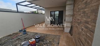 Casa Térrea em Condomínio - Reserva Aruanã - Loteamento Floresta - 3 Suítes - 174m².