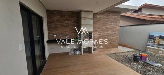 Casa Térrea em Condomínio - Reserva Aruanã - Loteamento Floresta - 3 Suítes - 174m².