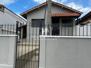 Casa Comercial e Residencial - Jardim Satélite - 3 Dormitórios - 90m².