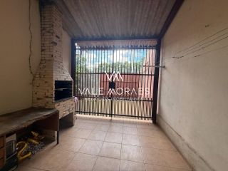 Casa Térrea com 4 Dormitórios, 2 Suítes e 6 Vagas em Excelente Localização