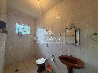 Casa Térrea com 4 Dormitórios, 2 Suítes e 6 Vagas em Excelente Localização