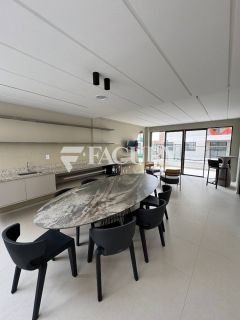 Marbello Residence, 2/4 sendo 1 suíte e varanda com vista livre pro mar