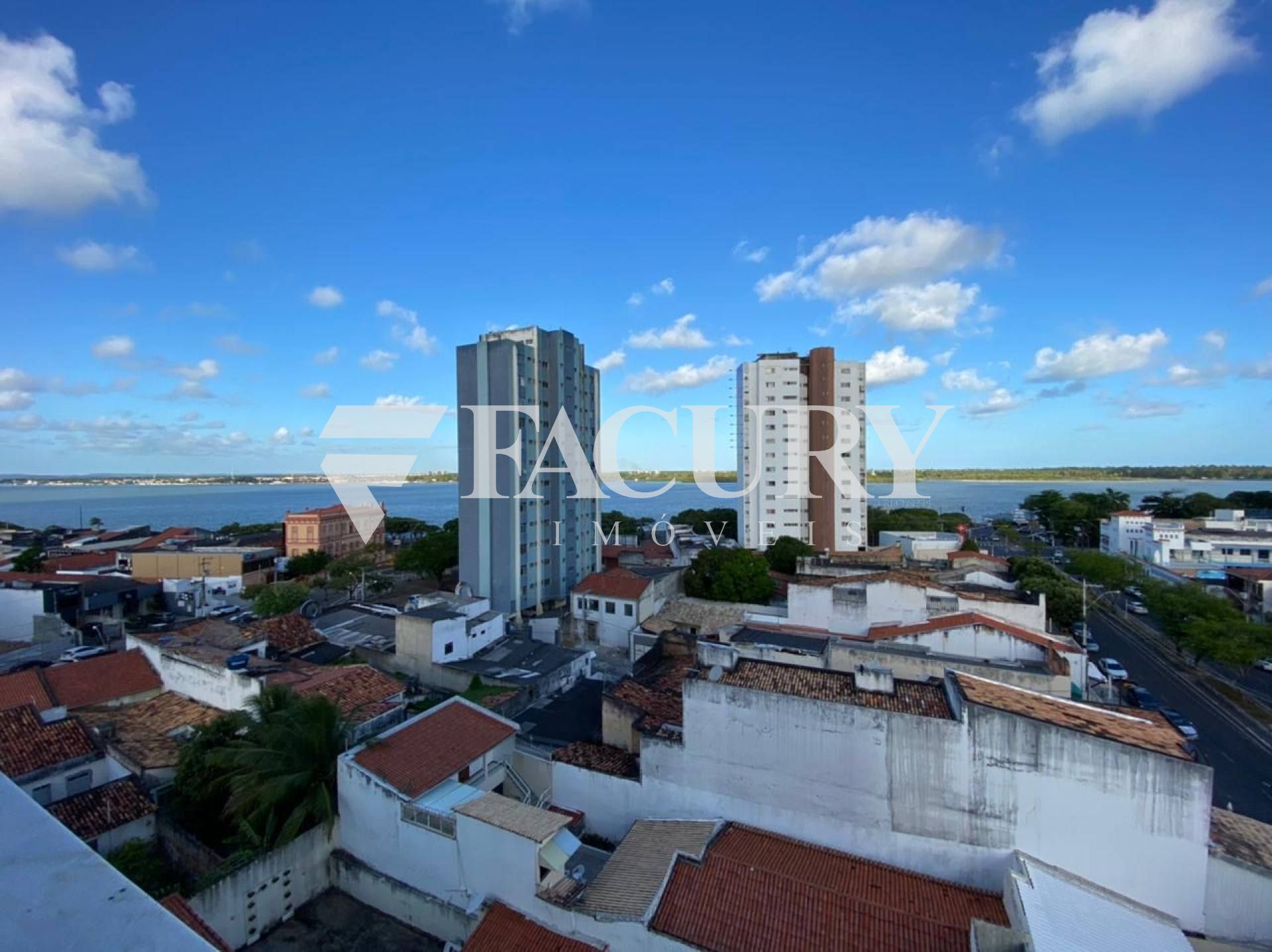 Apartamento amplo com 3/4 sendo 1 suíte, bairro São José