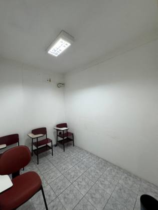 4 Salas à venda no Edifício Oviedo Teixeira