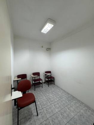 4 Salas à venda no Edifício Oviedo Teixeira