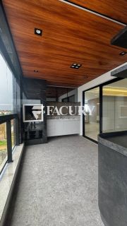 APARTAMENTO NOVO E REFORMADO EM FRENTE AO MAR.