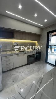 APARTAMENTO NOVO E REFORMADO EM FRENTE AO MAR.