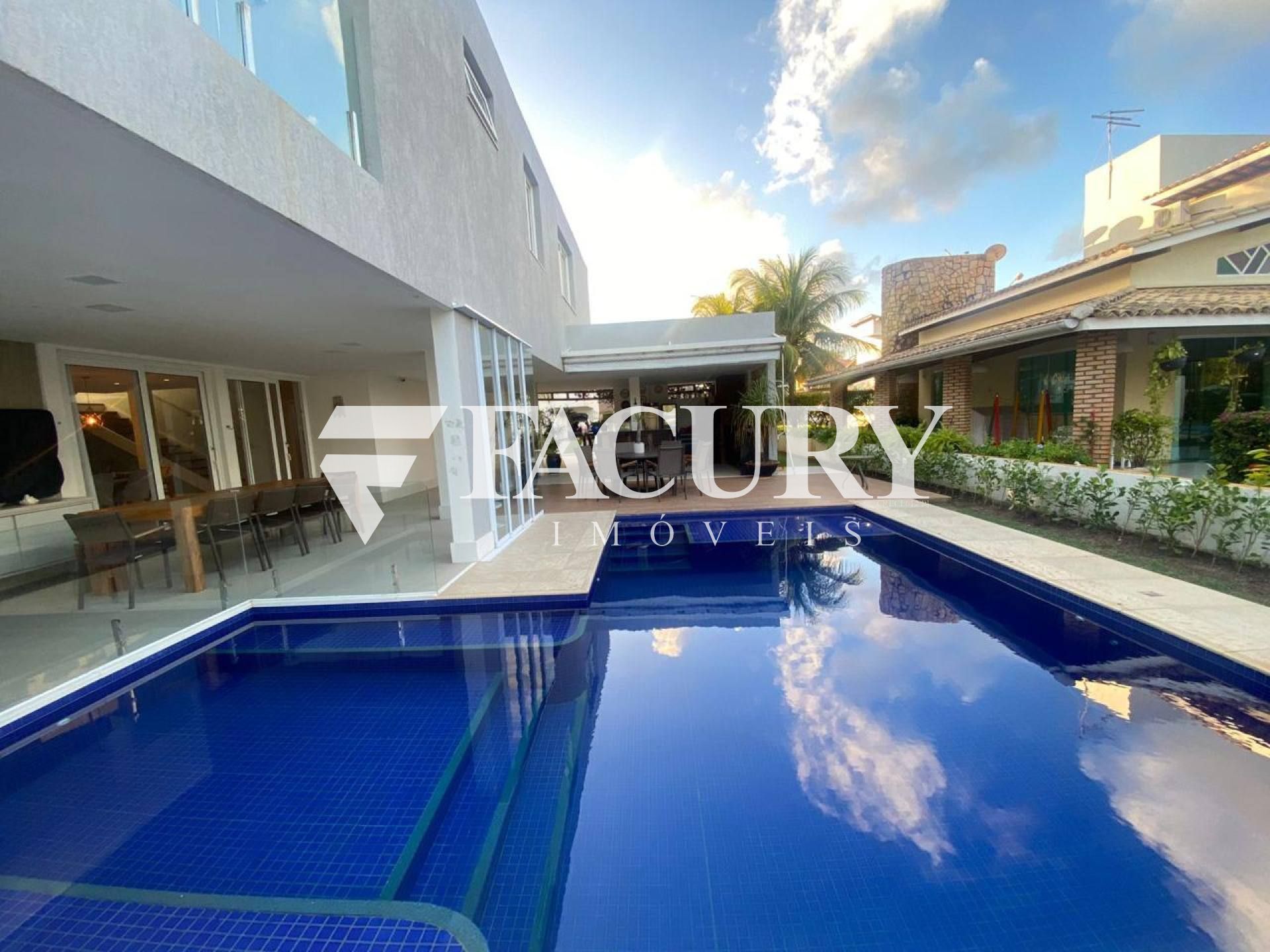 Casa de Alto Padrão Frente Mar no Condomínio Morada da Praia II