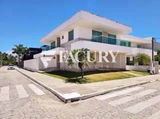 Casa no Cond. Costa Marina com 4/4 e 2 suítes