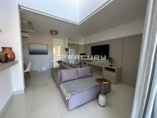 Casa com 171m² em condomínio fechado com 3/4 sendo 1 suíte e 1 semi-suíte, pé-direito duplo, perto da praia.