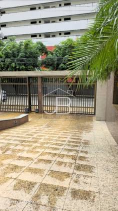 Apartamento em excelente localização com 4 quartos e 3 suítes no Meireles, Fortaleza-CE: 208m² e 4 vagas de garagem!