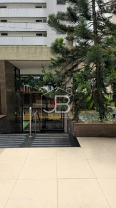 Apartamento em excelente localização com 4 quartos e 3 suítes no Meireles, Fortaleza-CE: 208m² e 4 vagas de garagem!
