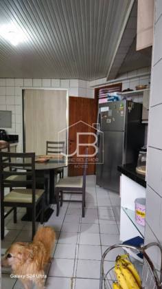 Apartamento em excelente localização com 4 quartos e 3 suítes no Meireles, Fortaleza-CE: 208m² e 4 vagas de garagem!