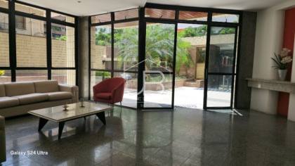 Apartamento em excelente localização com 4 quartos e 3 suítes no Meireles, Fortaleza-CE: 208m² e 4 vagas de garagem!