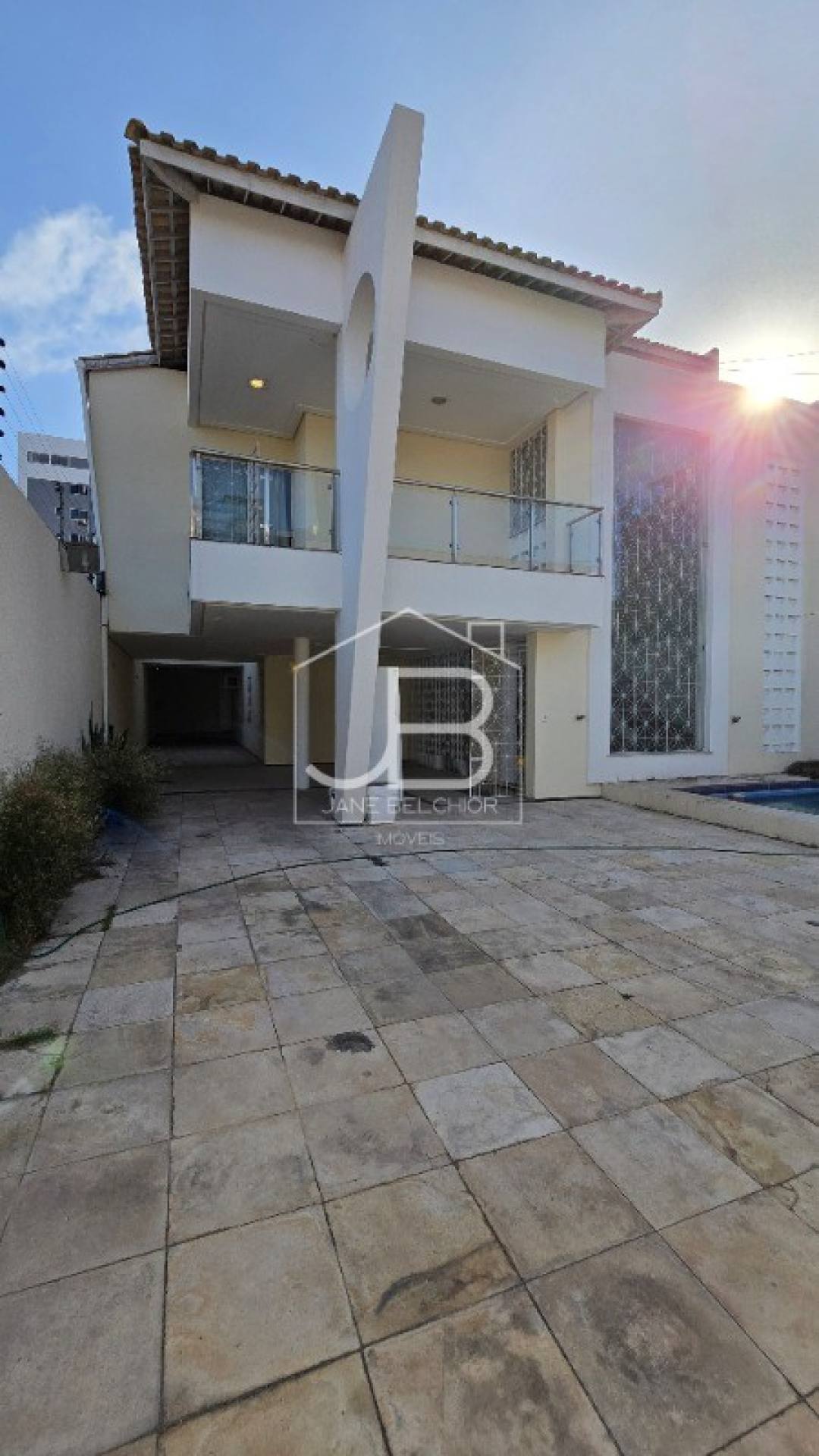 Imperdível: Casa de 5 quartos no Papicu, Fortaleza-CE, com 340m² de área e 8 vagas de garagem!