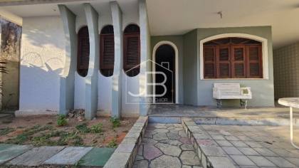 Imperdível Casa Comercial à Venda em Dionisio Torres, Fortaleza-CE: 3 Quartos, 2 Suítes, 2 Salas, 2 Vagas, 349,32m²!