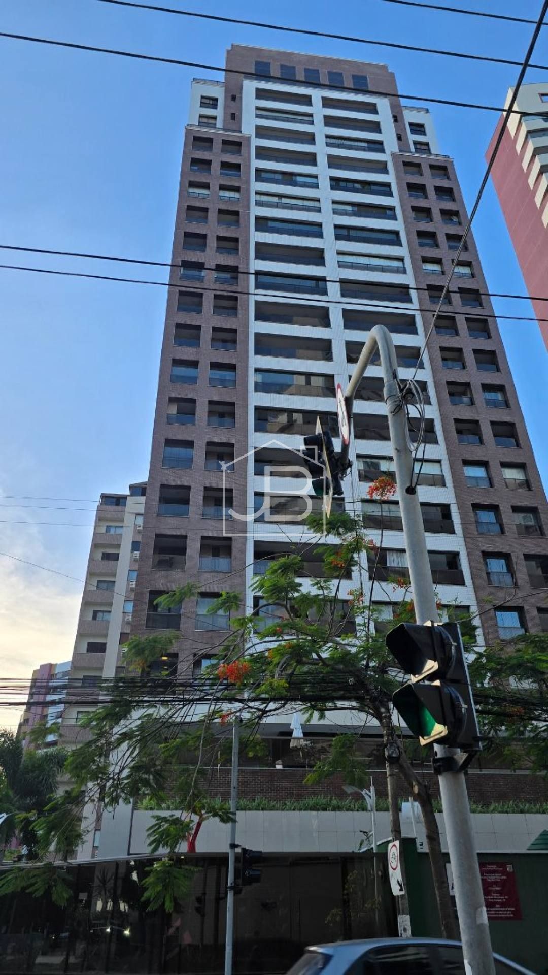 Imperdível apartamento à venda em Fortaleza-CE, no bairro Cocó, com 3 quartos, 3 suítes, 2 salas, 2 vagas e 92m²!