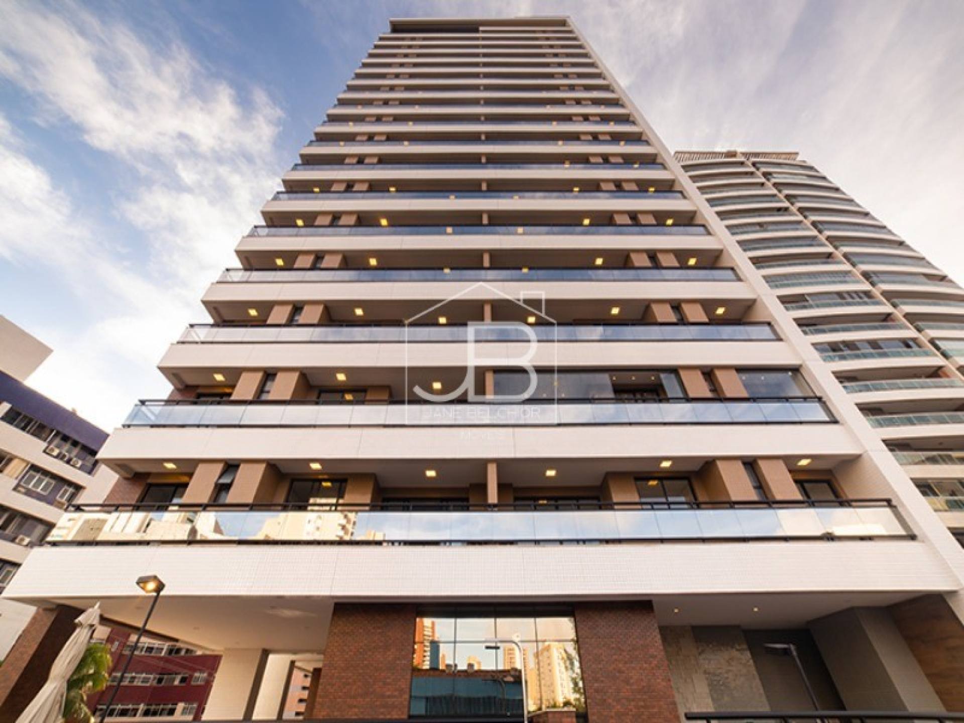 Apartamento de Luxo no Cocó: 3 Quartos, 2 Suítes, 2 Salas, 4 Banheiros, 2 Vagas, 88m² em Fortaleza-CE!