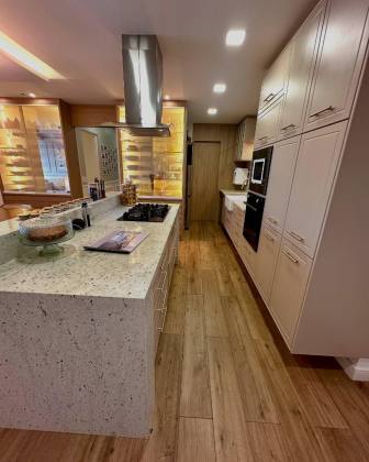 Apartamento Para Vender com 3 quartos 2 suítes no bairro Centro em Eusébio