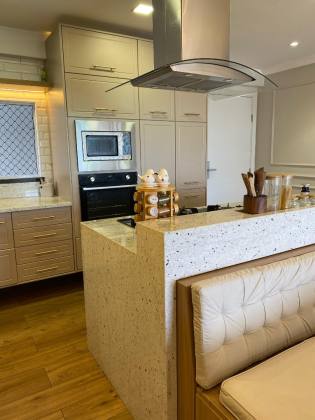 Apartamento Para Vender com 3 quartos 2 suítes no bairro Centro em Eusébio