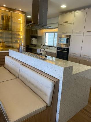 Apartamento Para Vender com 3 quartos 2 suítes no bairro Centro em Eusébio