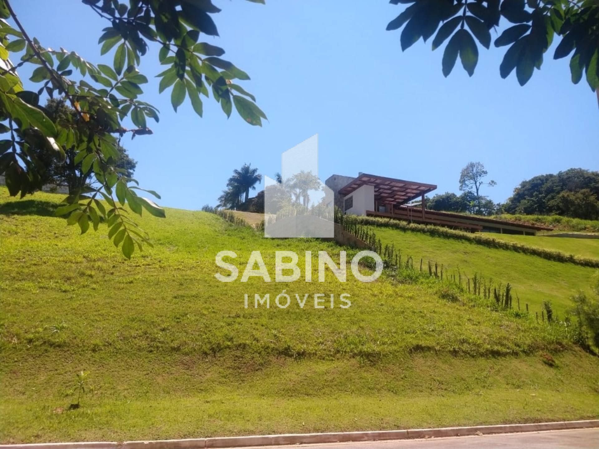 Terreno de Condomínio para vender no bairro Village Parahybuna em Paraibuna