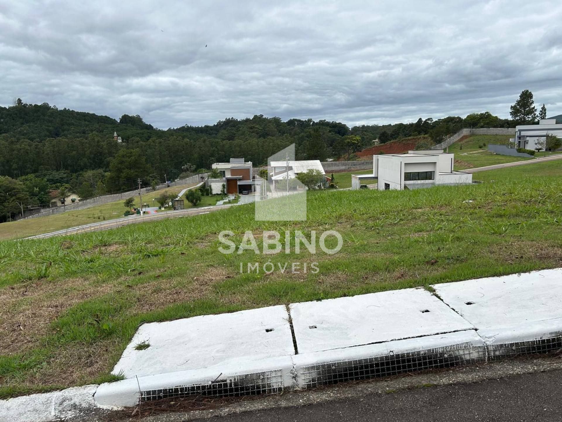 Terreno no Condomínio para vender no Condomínio Altos da Quinta em São José Dos Campos