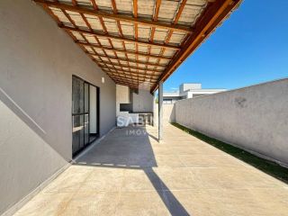 CASA À VENDA EM CONDOMÍNIO FECHADO