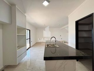 CASA À VENDA EM CONDOMÍNIO FECHADO