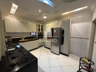 Sobrado à Venda - Zona Leste de São Jose dos Campos