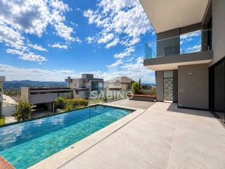 CASA DE ALTO PADRÃO À VENDA | RESIDENCIAL JAGUARY – URBANOVA