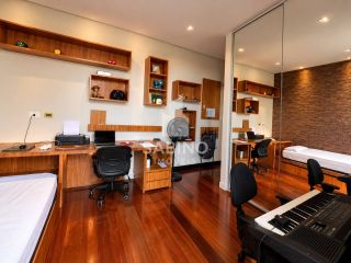 CASA DE ALTO PADRÃO À VENDA | RESIDENCIAL JAGUARY – URBANOVA