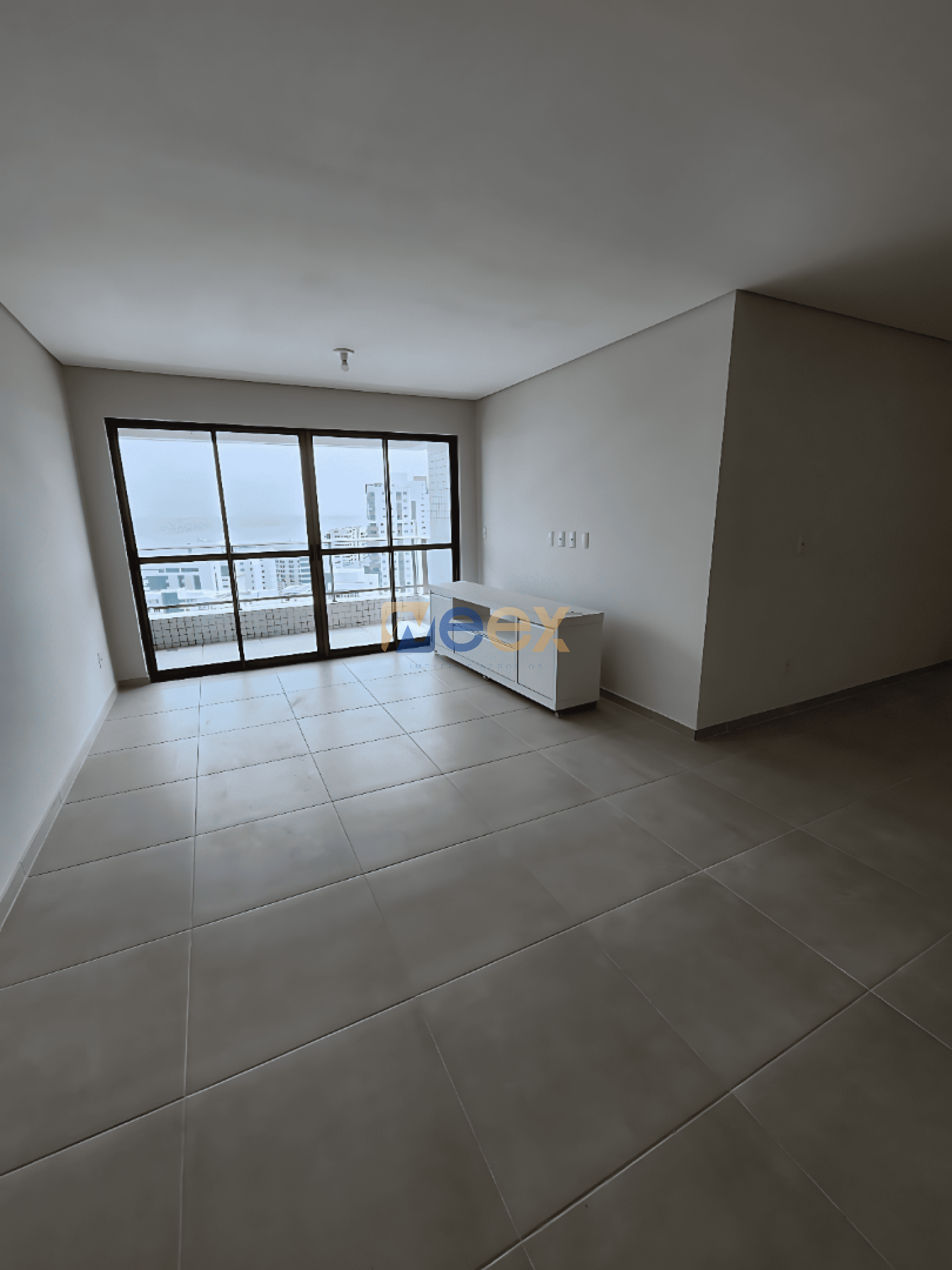 Apartamento de 136m² com 4 Quartos, 2 Suítes e 2 Vagas – Localização Privilegiada no Pina, Recife
