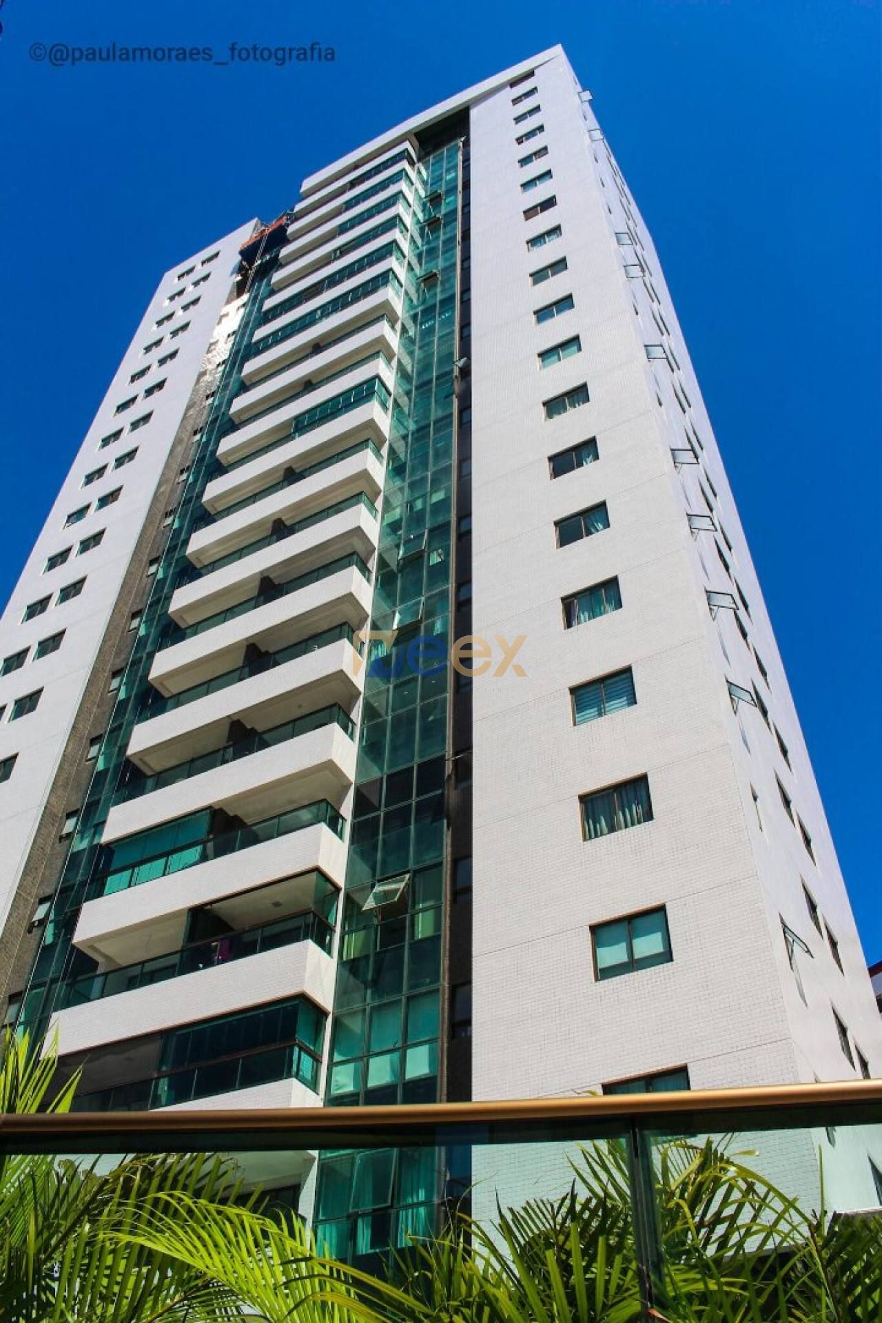 Apartamento de 136m² com 4 Quartos, 2 Suítes e 2 Vagas – Localização Privilegiada no Pina, Recife