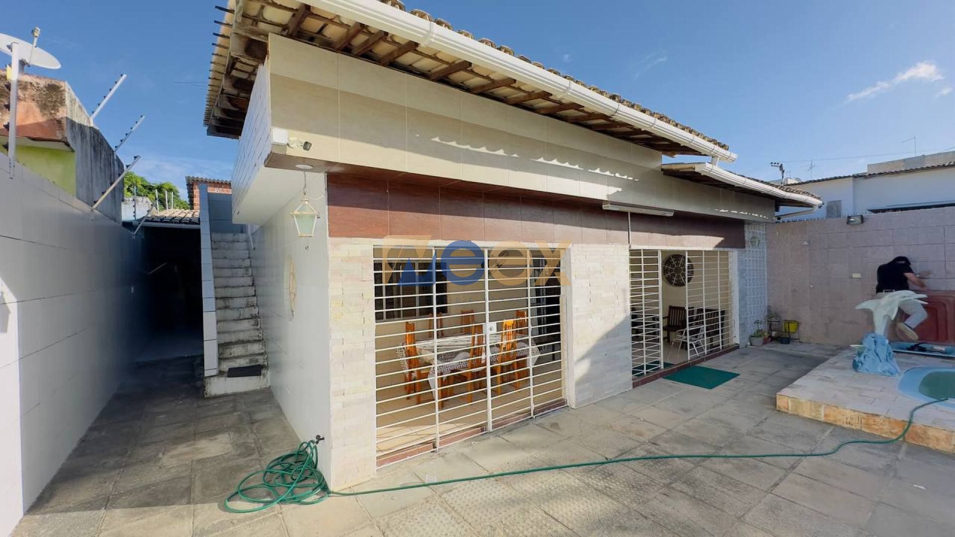 Excelente casa com piscina em Pau Amarelo