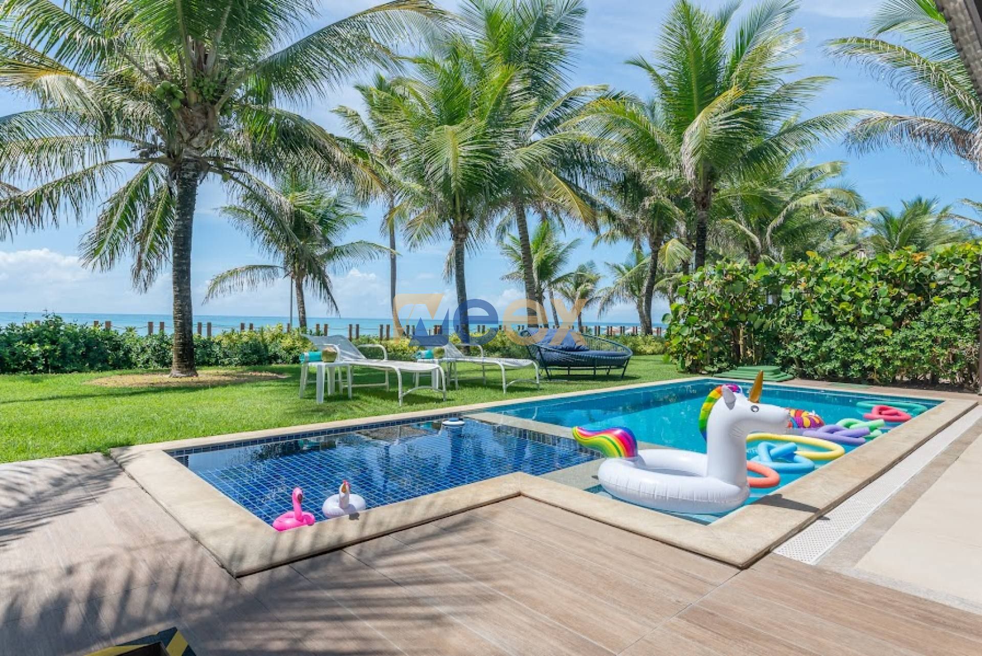 Casa de Condomínio Para Vender com 4 quartos 3 suítes no bairro Muro Alto em Ipojuca