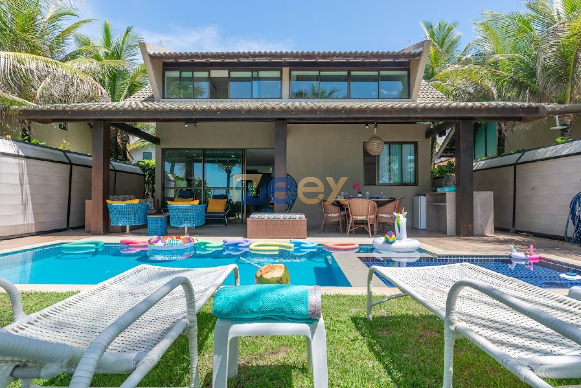 Casa de Condomínio Para Vender com 4 quartos 3 suítes no bairro Muro Alto em Ipojuca