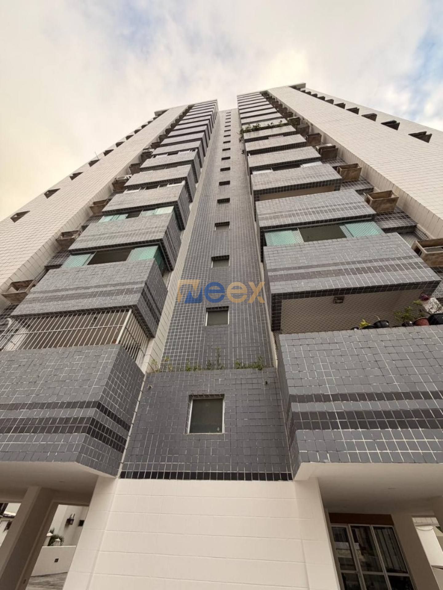 Apartamento Para Alugar com 2 quartos 1 suítes no bairro Boa Viagem em Recife