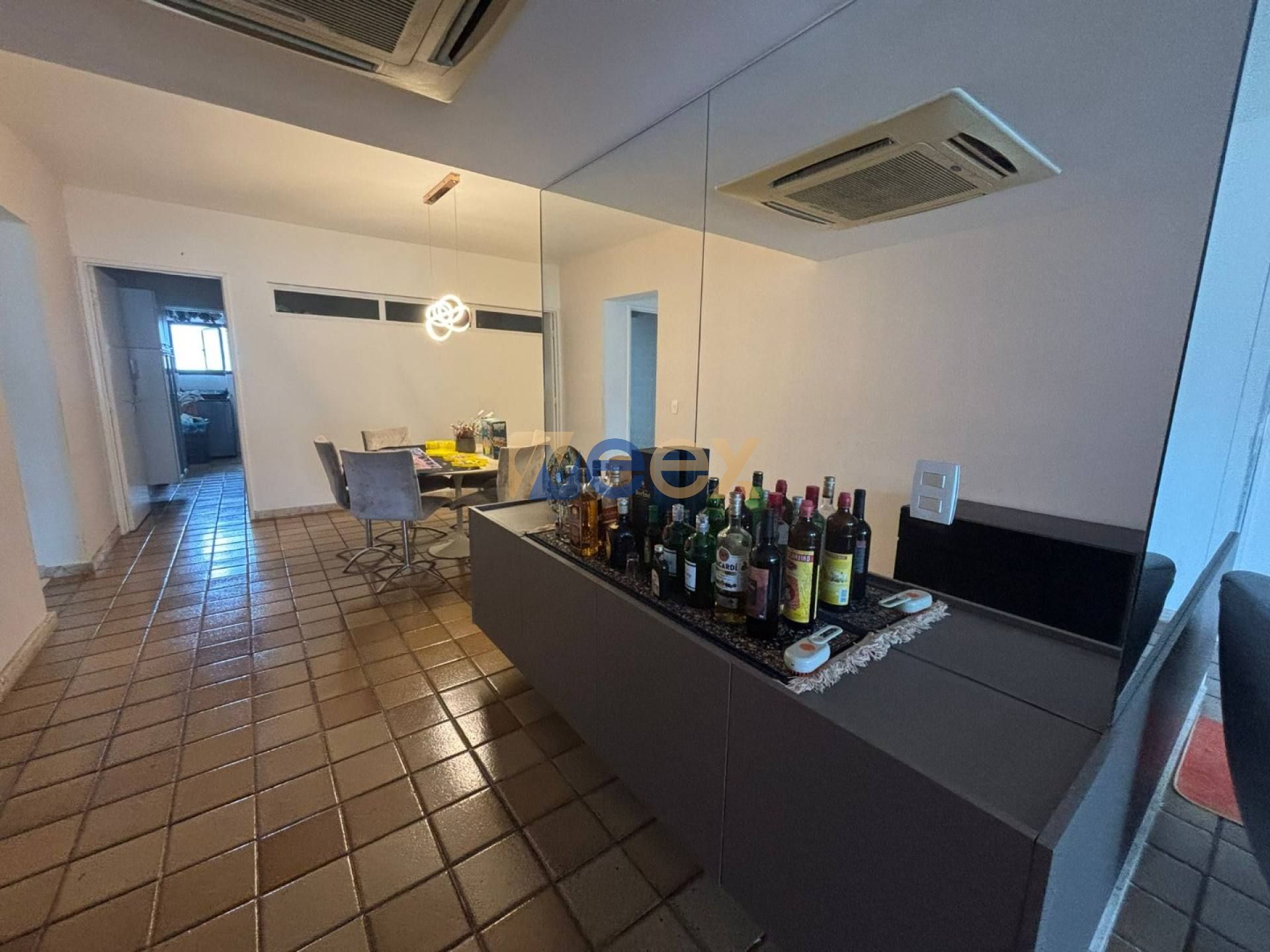 Apartamento Para Vender com 4 quartos 2 suítes no bairro Boa Viagem em Recife