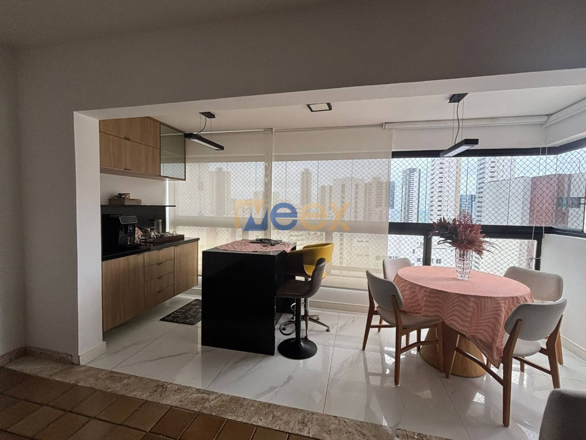 Apartamento Para Vender com 4 quartos 2 suítes no bairro Boa Viagem em Recife