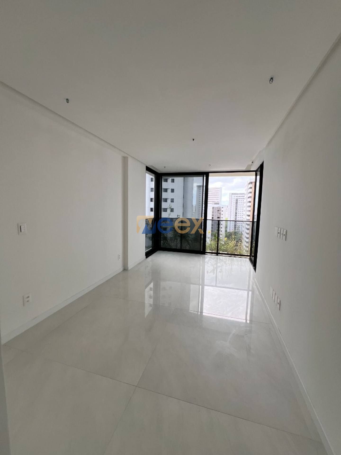 Apartamento Para Vender com 4 quartos 4 suítes no bairro Parnamirim  em Recife