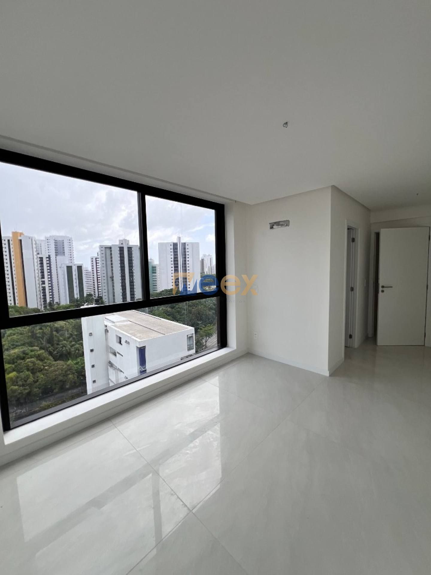 Apartamento Para Vender com 4 quartos 4 suítes no bairro Parnamirim  em Recife