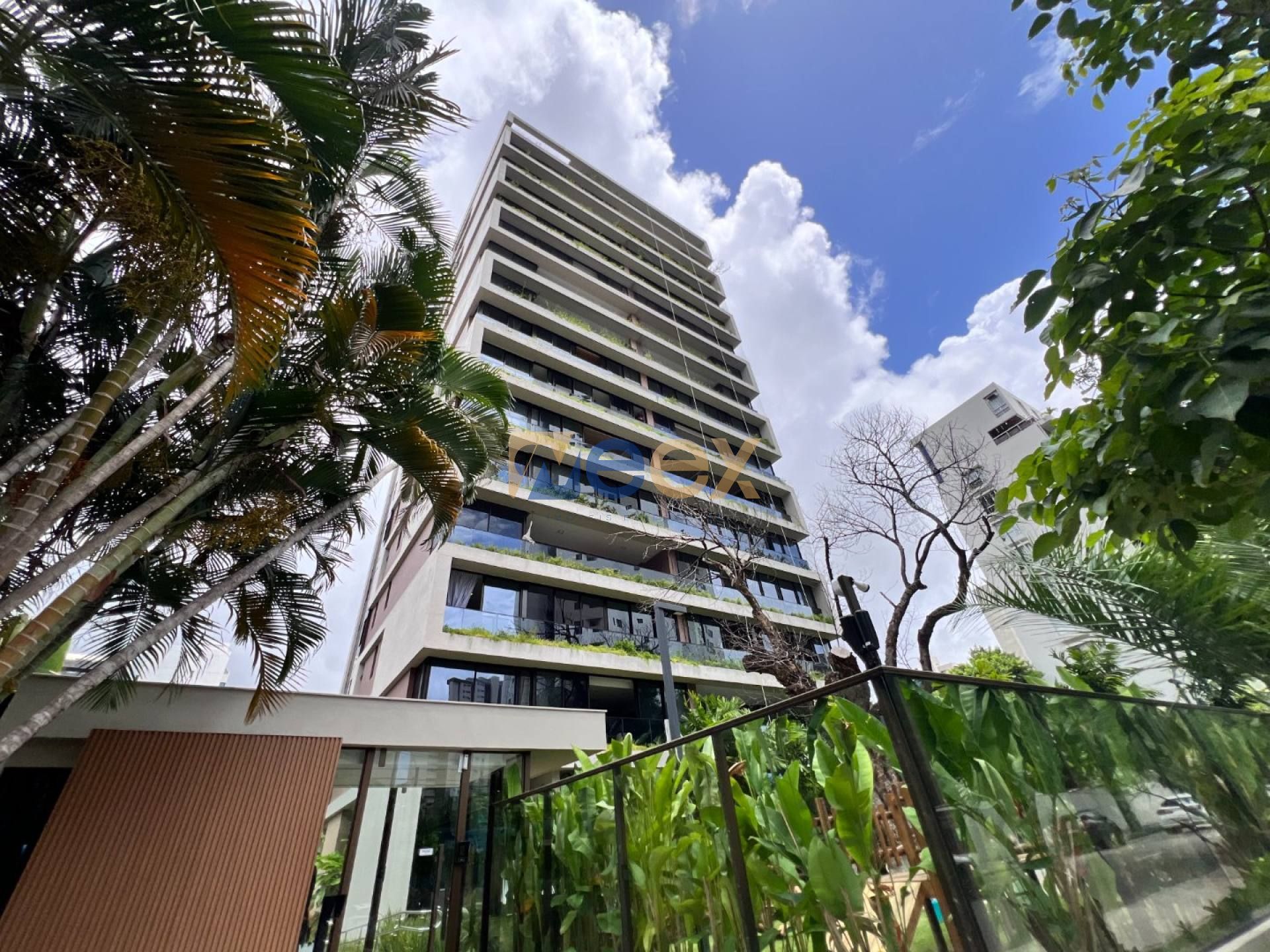 Apartamento Para Vender com 4 quartos 4 suítes no bairro Parnamirim  em Recife