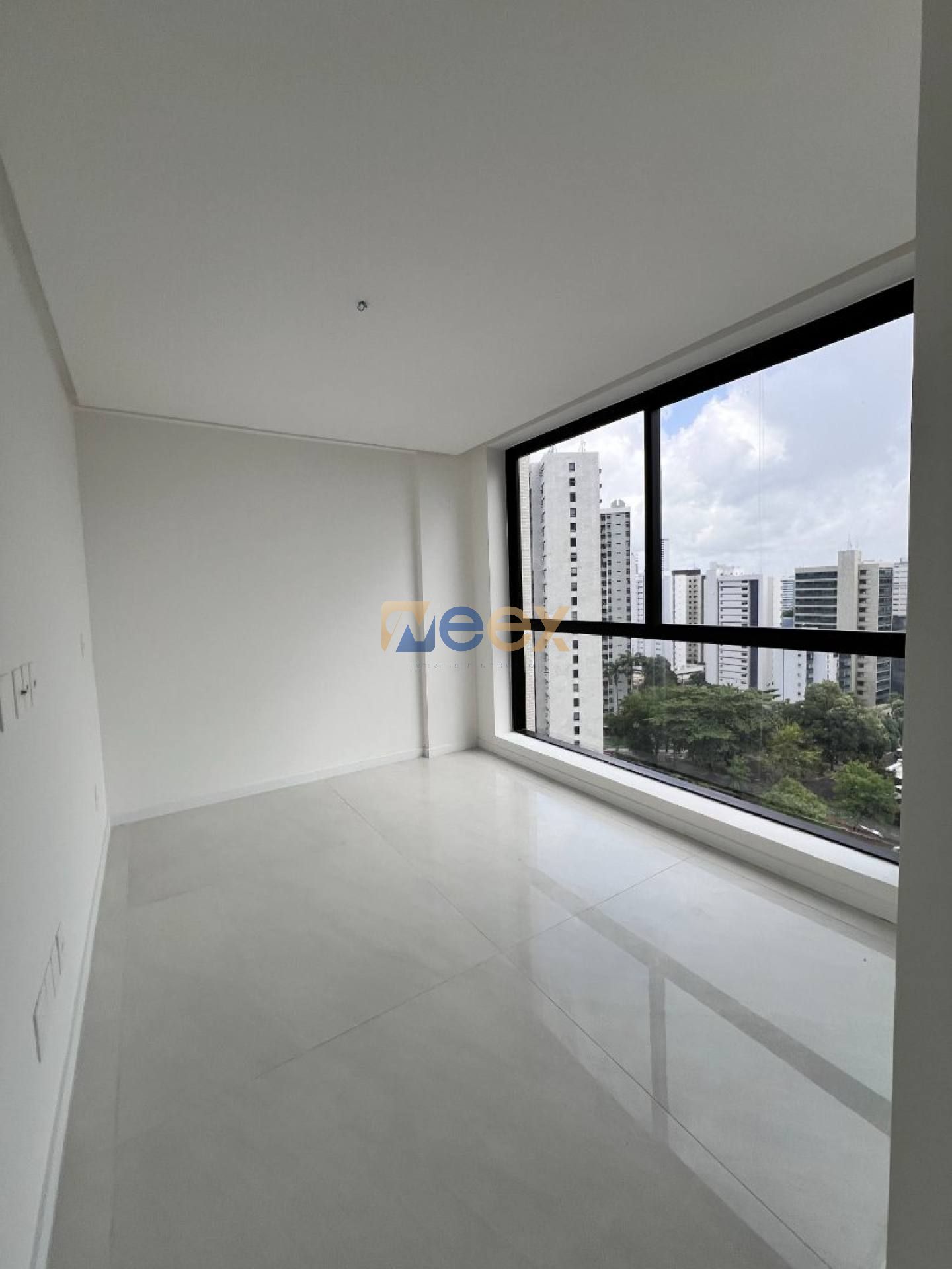 Apartamento Para Vender com 4 quartos 4 suítes no bairro Parnamirim  em Recife